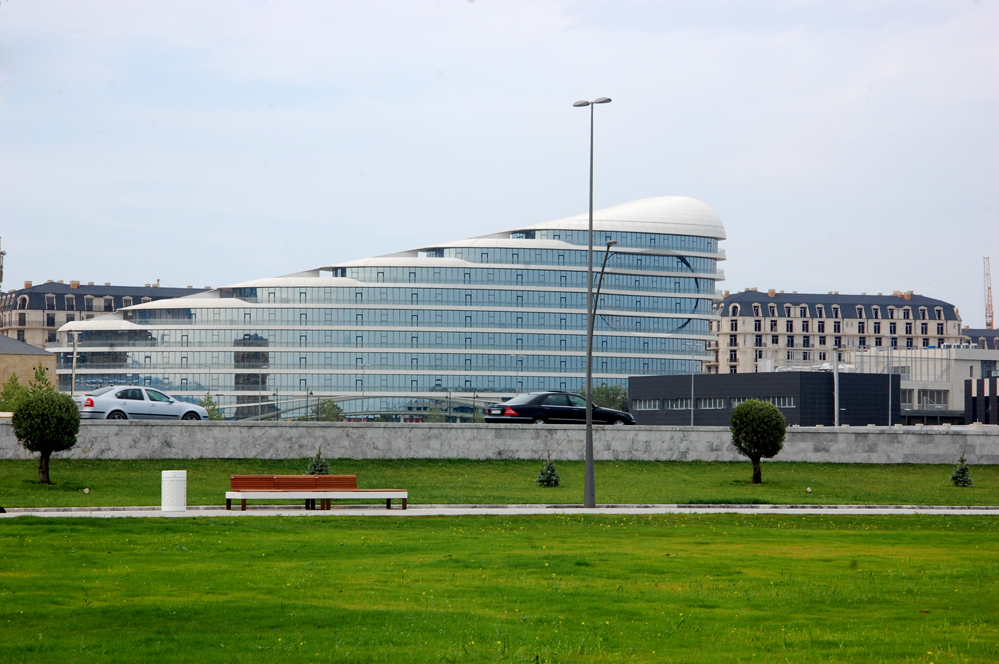 Bakı-2015: Yeni Ağ Şəhər bulvarında gəzinti (FOTO)