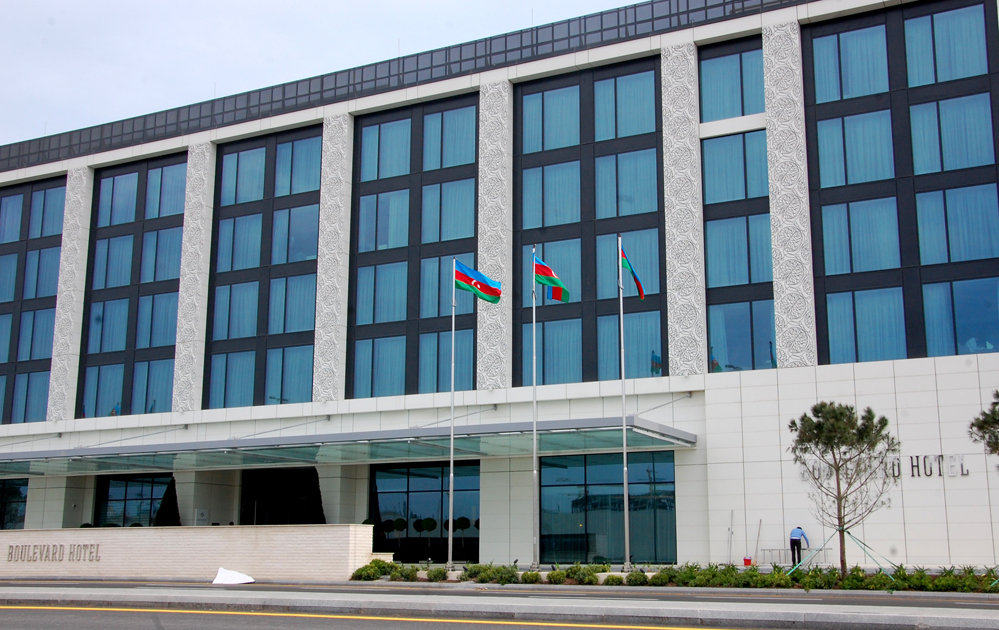 Bakı-2015: Yeni Ağ Şəhər bulvarında gəzinti (FOTO)