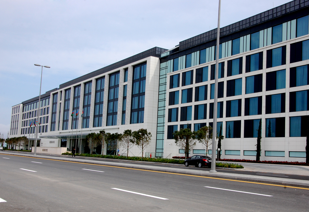 Bakı-2015: Yeni Ağ Şəhər bulvarında gəzinti (FOTO)