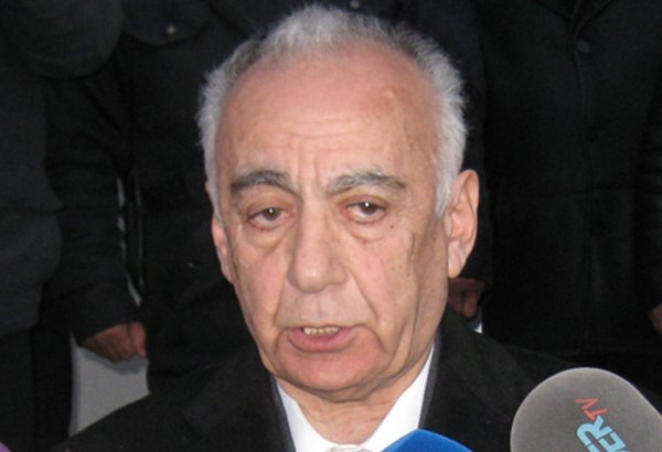 Hacıbala Abıtalıbov: Bakıda yanan binada problem olmasa, şənbə günündən təmir işlərinə başlanılacaq