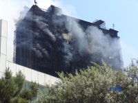 Səhiyyə Nazirliyi Bakıda yaşayış binasındakı yanğında ölənlər və xəsarət alanlar barədə rəsmi məlumat yaydı (ƏLAVƏ OLUNUB-15) (FOTO, VİDEO)