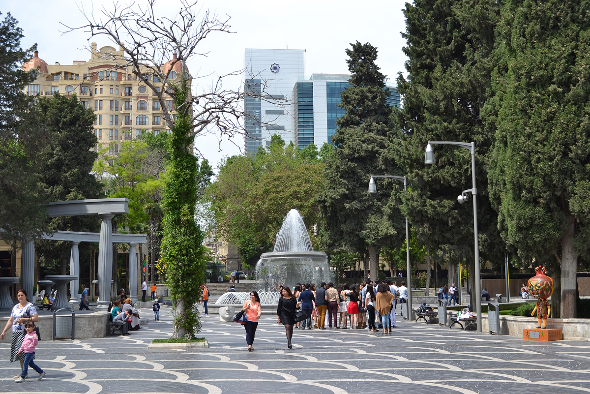 Bakı-2015: Paytaxtın mərkəzində gəzinti (FOTO)