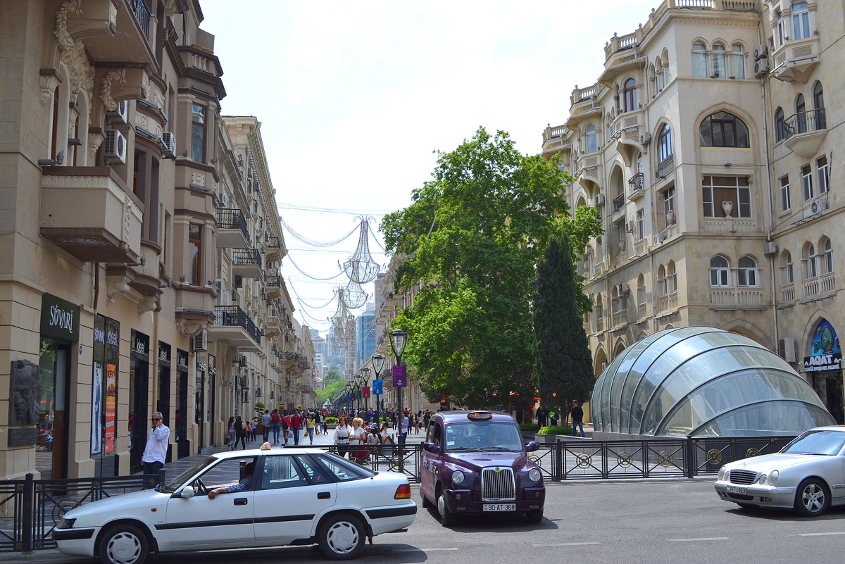 Bakı-2015: Paytaxtın mərkəzində gəzinti (FOTO)