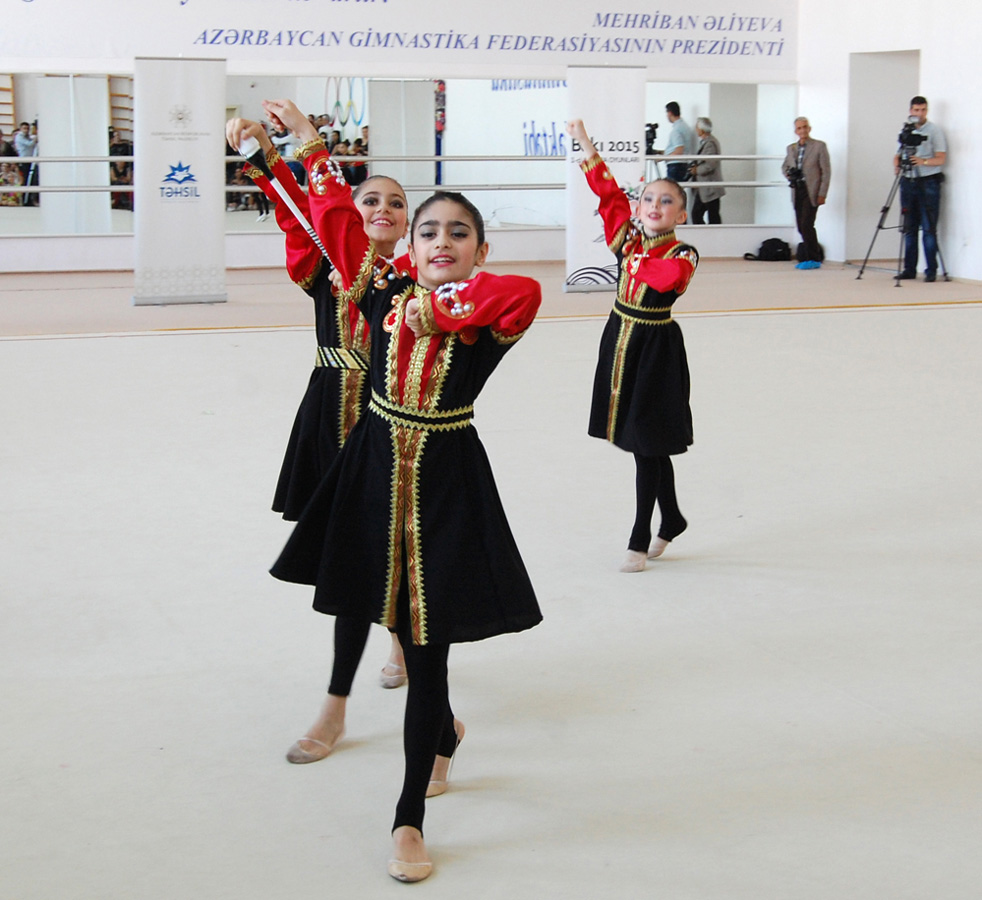 Bədii gimnastika üzrə festival yarışları keçirilib (FOTO)