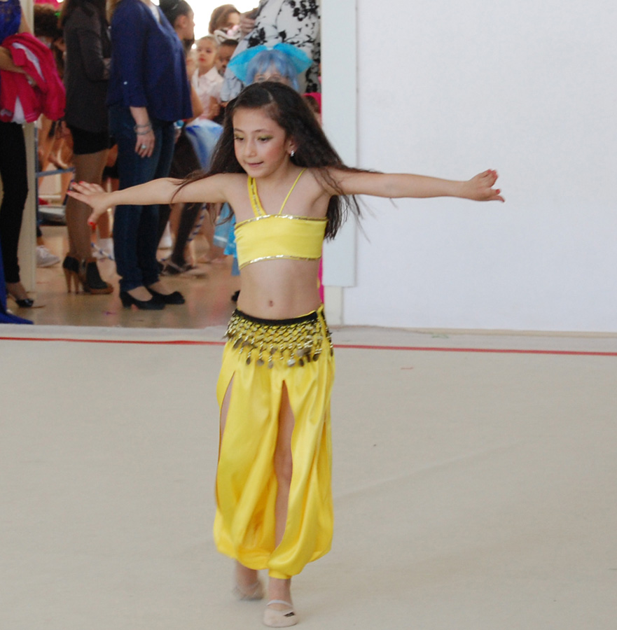 Bədii gimnastika üzrə festival yarışları keçirilib (FOTO)
