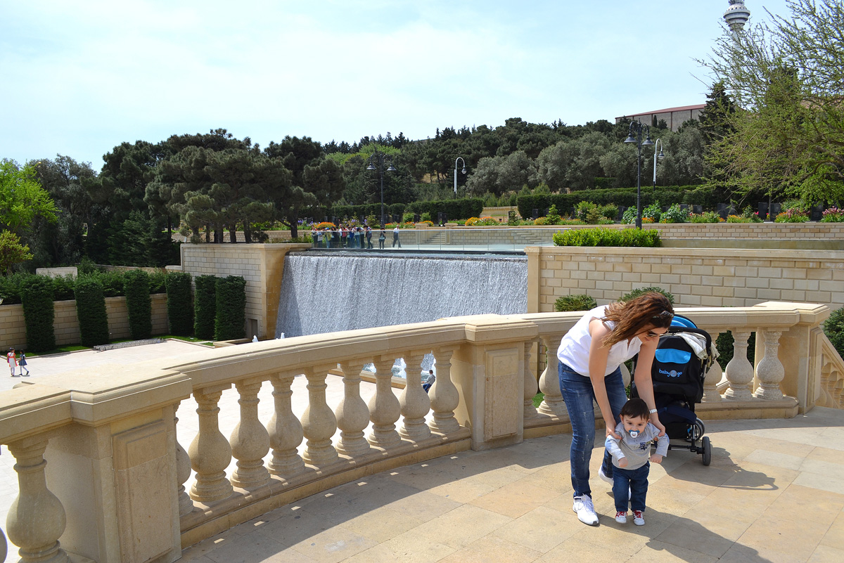 Bakı-2015: Dağüstü parkdan paytaxta açılan gözəl mənzərə (FOTO)