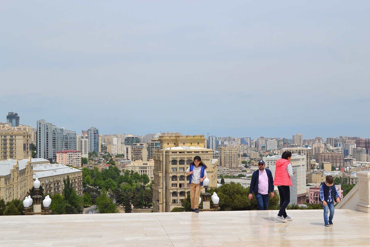 Bakı-2015: Dağüstü parkdan paytaxta açılan gözəl mənzərə (FOTO)