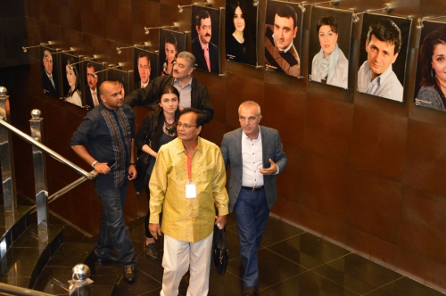 Şri Lankanın mədəniyyət naziri Gənc Tamaşaçılar Teatrında (FOTO)
