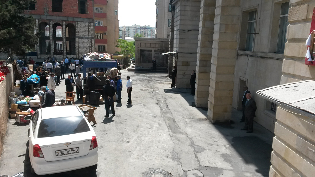 Polşa Bakıda binada baş verən yanğın zamanı xəsarət alanlara humanitar yardım göndərib