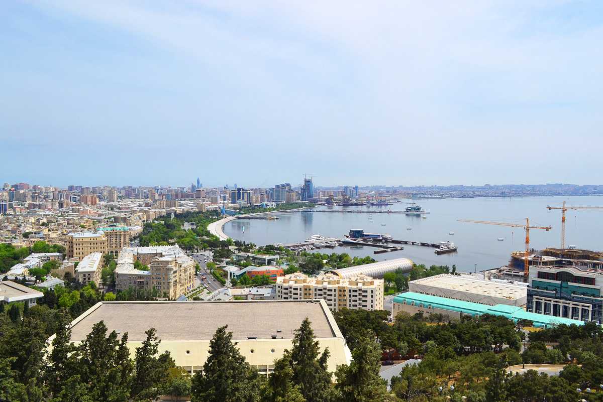 Bakı-2015: Dağüstü parkdan paytaxta açılan gözəl mənzərə (FOTO-2)