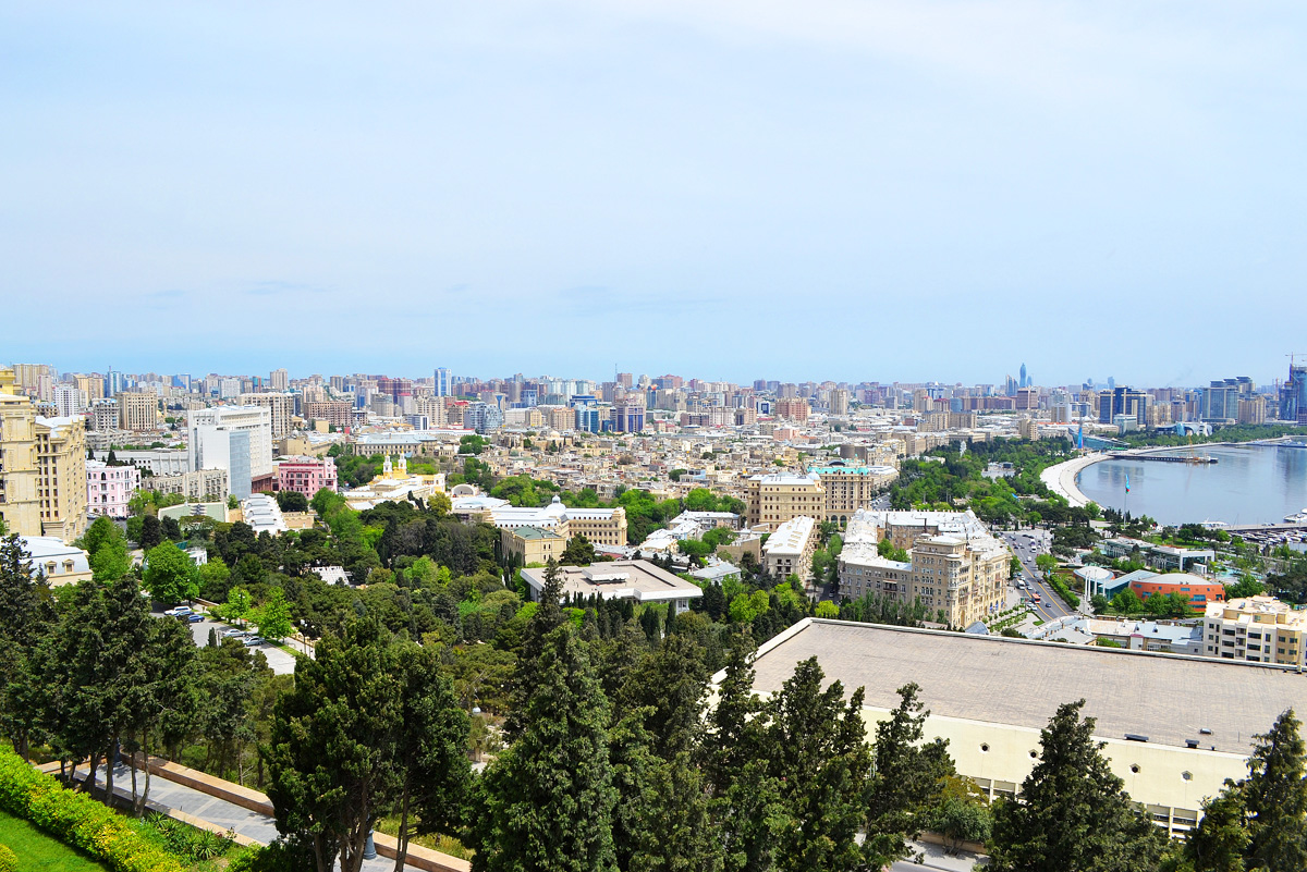 Bakı-2015: Dağüstü parkdan paytaxta açılan gözəl mənzərə (FOTO-2)