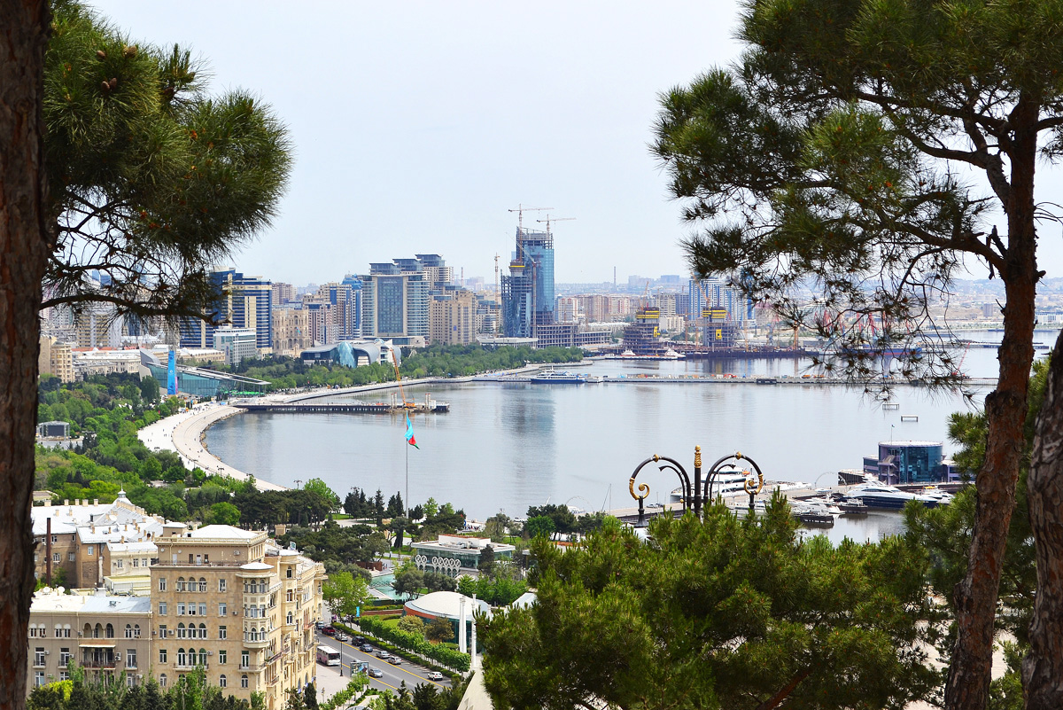 Bakı-2015: Dağüstü parkdan paytaxta açılan gözəl mənzərə (FOTO-2)
