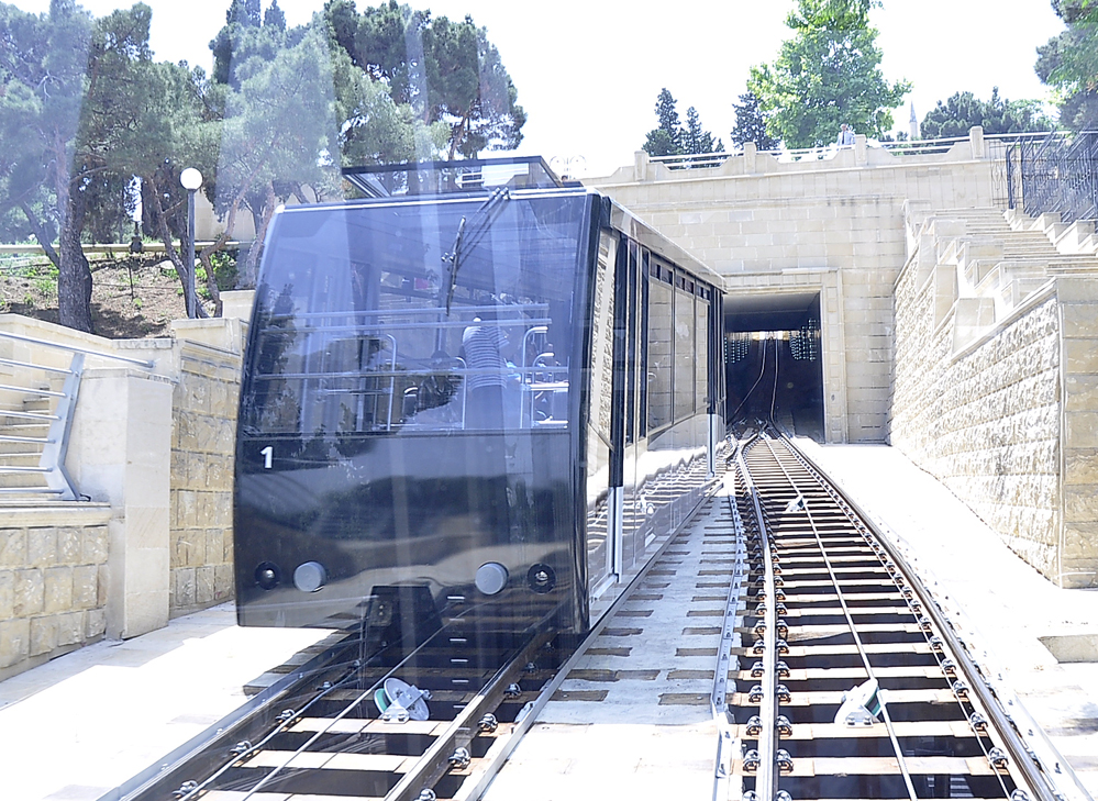 Bakı funikulyoru turistlərini gözləyir (FOTO)