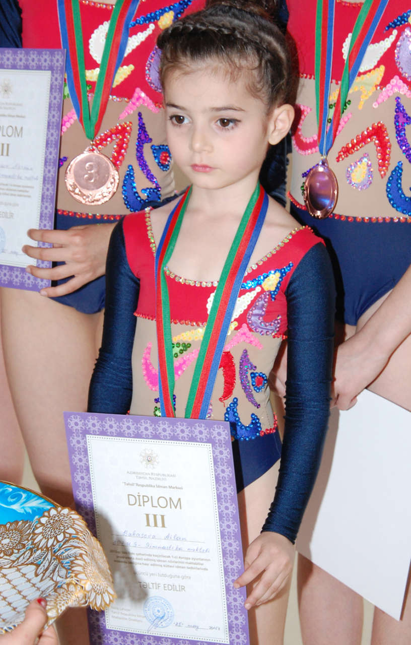 Bakı Gimnastika Məktəbində akrobatika gimnastikası üzrə yarışlar keçirilib (FOTO)