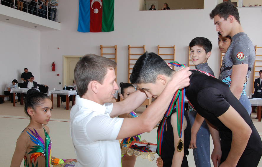 Bakı Gimnastika Məktəbində akrobatika gimnastikası üzrə yarışlar keçirilib (FOTO)