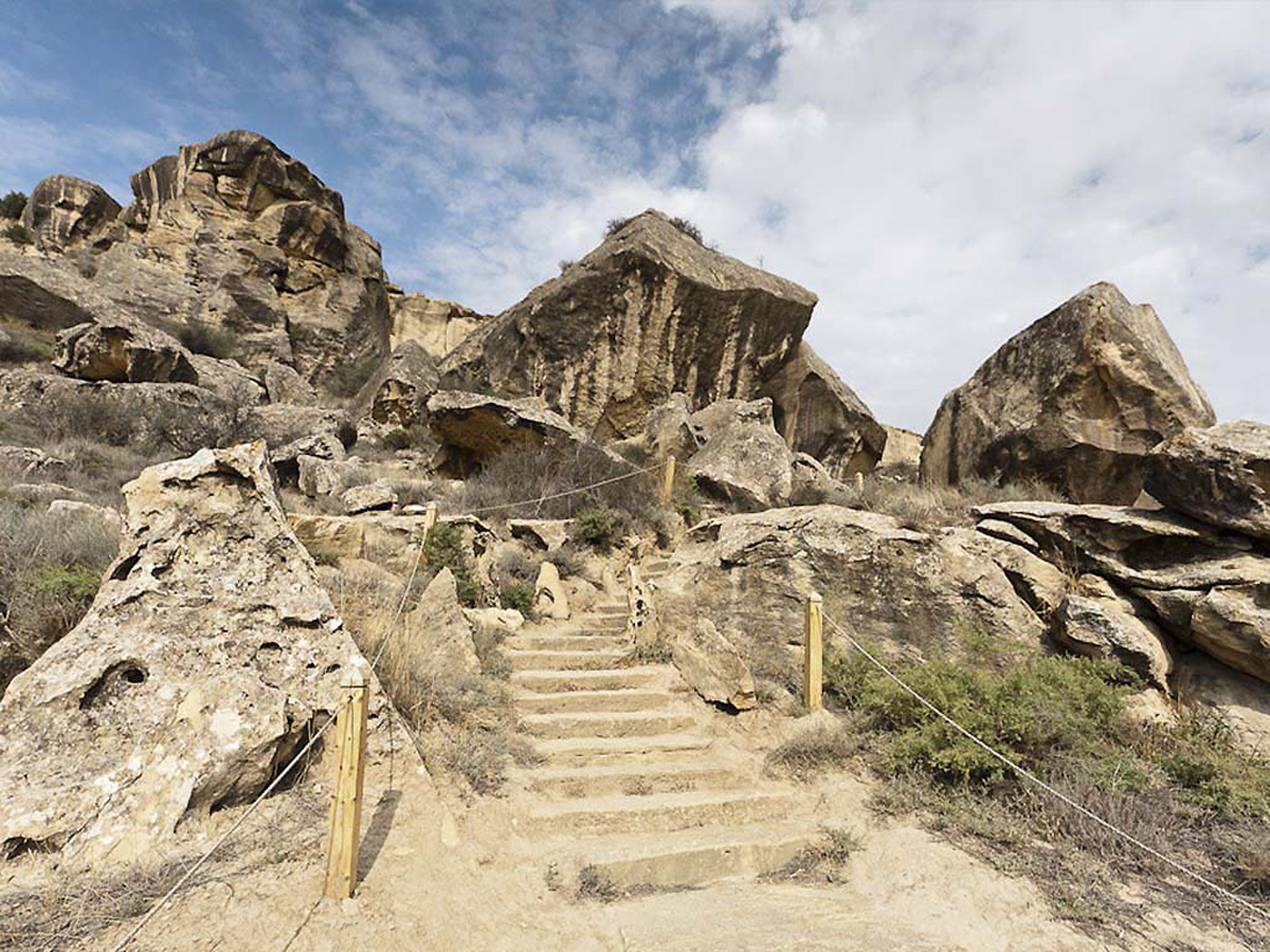 Bakı 2015: Azərbaycanın qədim tarixinin şahidi – Qobustan (FOTO)