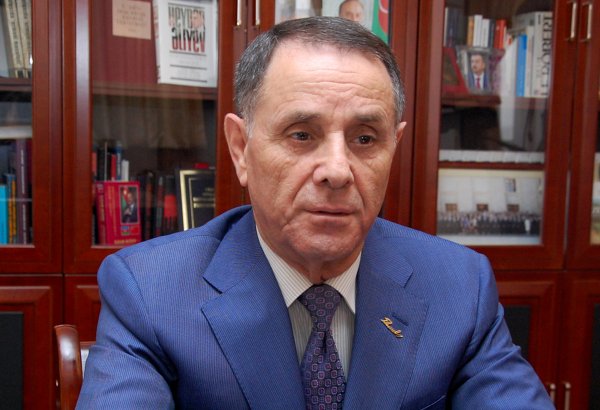 Novruz Məmmədov: Yaqland Azərbaycanla bağlı dərhal mövqe bildirməklə haralarasa "sədaqəti"nin sonsuz olduğunu göstərir