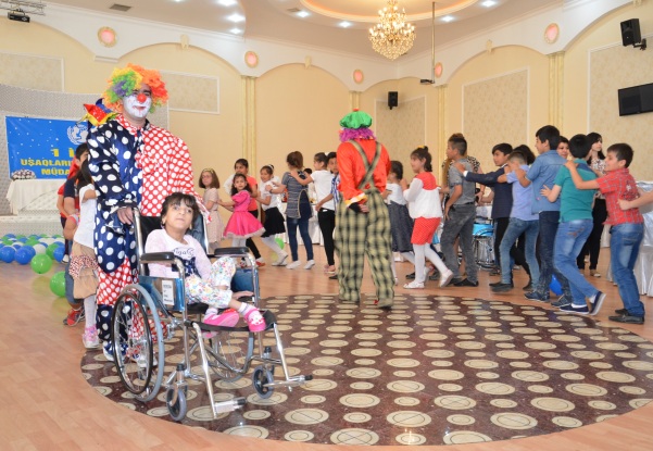 Heydər Əliyev Fondu körpələrimizə bayram sevinci yaşatdı (FOTO)