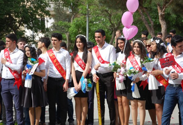 Azərbaycanda bu məzunlara xüsusi attestat veriləcək