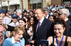 Prezident İlham Əliyev və xanımı I Avropa Oyunları Əməliyyat Komitəsinin baş ofisində yaradılan şəraitlə tanış olublar (FOTO)