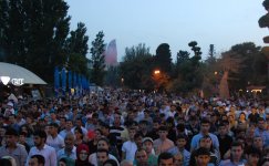 Milli Parkda Respublika Günü münasibətilə möhtəşəm bayram konserti və atəşfəşanlıq olub (FOTO)