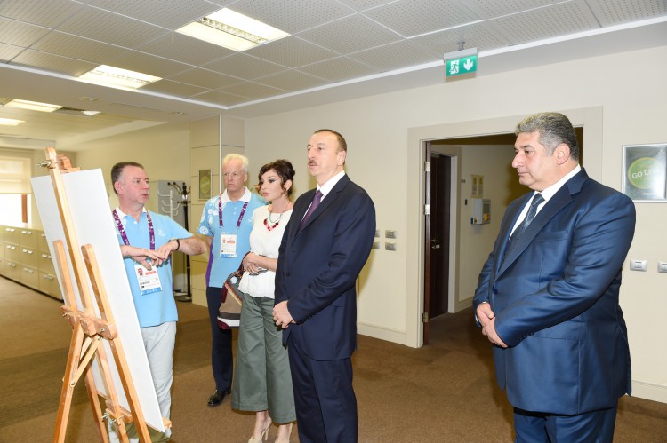 Prezident İlham Əliyev və xanımı I Avropa Oyunları Əməliyyat Komitəsinin baş ofisində yaradılan şəraitlə tanış olublar (FOTO)