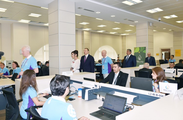 Prezident İlham Əliyev və xanımı I Avropa Oyunları Əməliyyat Komitəsinin baş ofisində yaradılan şəraitlə tanış olublar (FOTO)