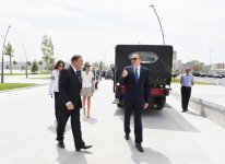 Prezident İlham Əliyev və xanımı Bakı Ağ Şəhər bulvarının açılışında iştirak ediblər (FOTO)