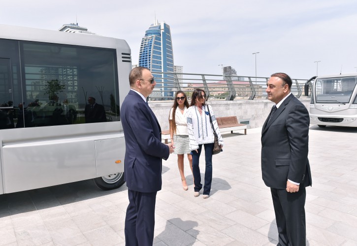 Prezident İlham Əliyev və xanımı Bakı Ağ Şəhər bulvarının açılışında iştirak ediblər (FOTO)