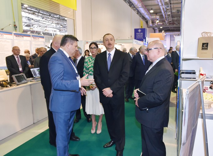 Prezident İlham Əliyev və xanımı Caspian Oil & Gas və Caspian Power sərgilərinin açılış mərasimində iştirak edir (FOTO)