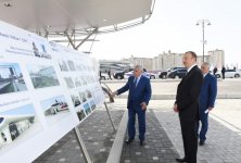 Prezident İlham Əliyev Bakıya gətirilən yeni elektrik qatarı ilə tanış olub (FOTO)
