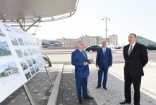 Prezident İlham Əliyev Bakıya gətirilən yeni elektrik qatarı ilə tanış olub (FOTO)
