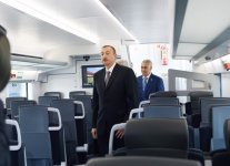 Prezident İlham Əliyev Bakıya gətirilən yeni elektrik qatarı ilə tanış olub (FOTO)