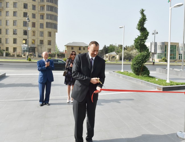 Prezident İlham Əliyev və xanımı Azərbaycan Boks Federasiyasının inzibati binasının və “Qafqaz Baku Sport Hotel”in açılışlarında iştirak ediblər (FOTO)