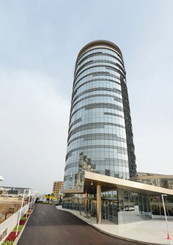 Prezident İlham Əliyev və xanımı Azərbaycan Boks Federasiyasının inzibati binasının və “Qafqaz Baku Sport Hotel”in açılışlarında iştirak ediblər (FOTO)