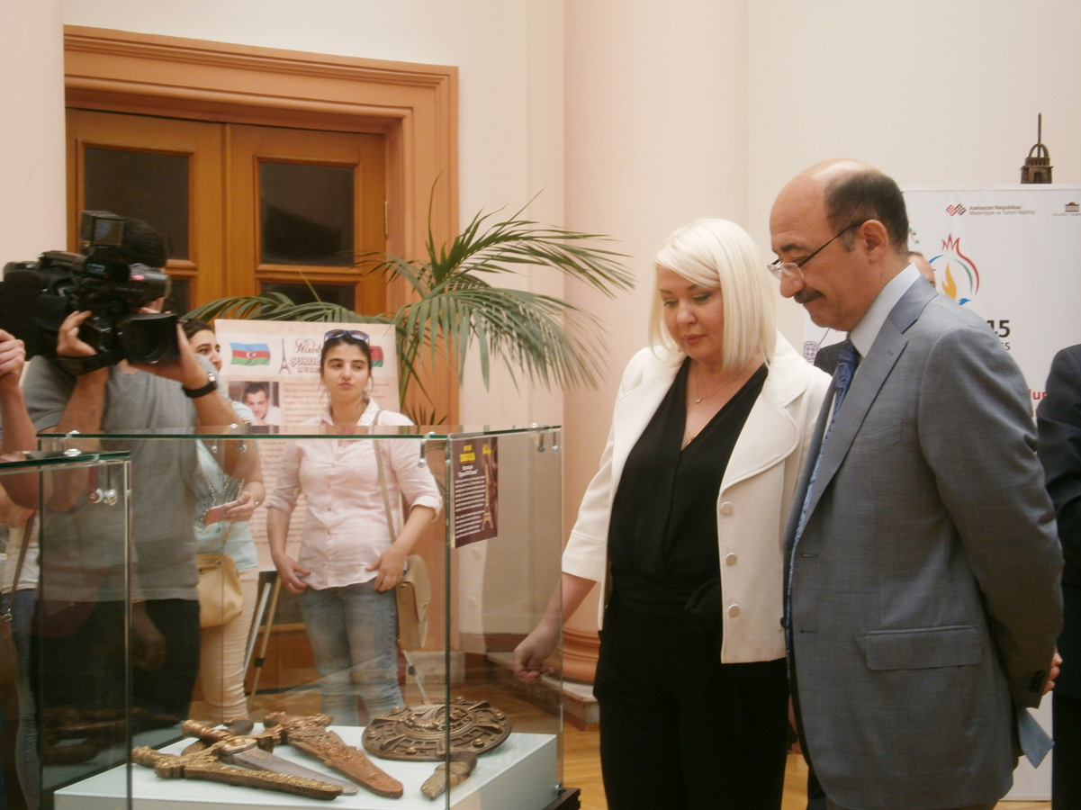 Bakıda dünyanın şokoladdan hazırlanmış 3D rəsmi təqdim edildi (FOTO)