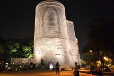 Bakı 2015: Bakıda gecə gəzintisi (FOTO)