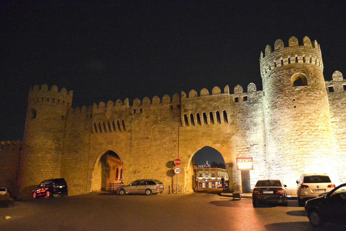 Bakı 2015: Bakıda gecə gəzintisi (FOTO)
