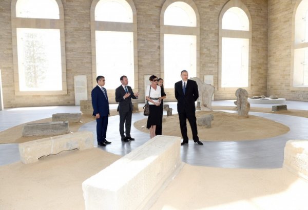 Prezident İlham Əliyev və xanımı Daş salnamə muzeyinin açılışında iştirak ediblər (FOTO)