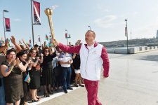 Prezident İlham Əliyev Dənizkənarı Milli Parkdakı “Sadko” limanında Avropa Oyunlarının məşəlini qəbul etdi (FOTO)