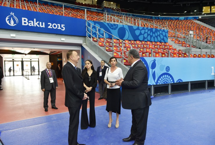Prezident İlham Əliyev və xanımı Avropa Oyunlarında idman yarışlarının keçiriləcəyi "Baku Crystall Hall"da yaradılan şəraitlə tanış olublar (FOTO)