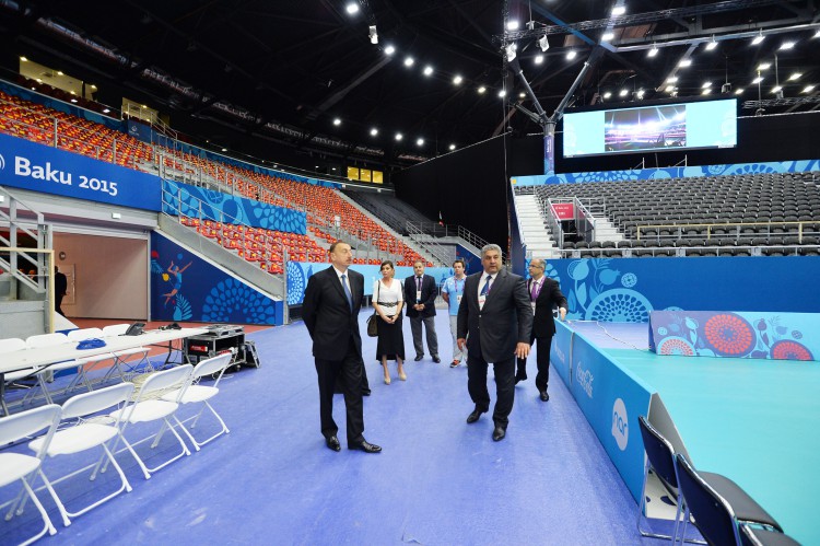 Prezident İlham Əliyev və xanımı Avropa Oyunlarında idman yarışlarının keçiriləcəyi "Baku Crystall Hall"da yaradılan şəraitlə tanış olublar (FOTO)