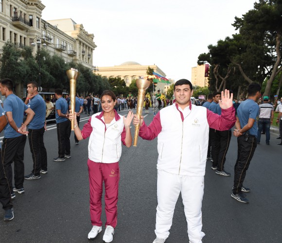 Prezident İlham Əliyev Dənizkənarı Milli Parkdakı “Sadko” limanında Avropa Oyunlarının məşəlini qəbul etdi (FOTO)