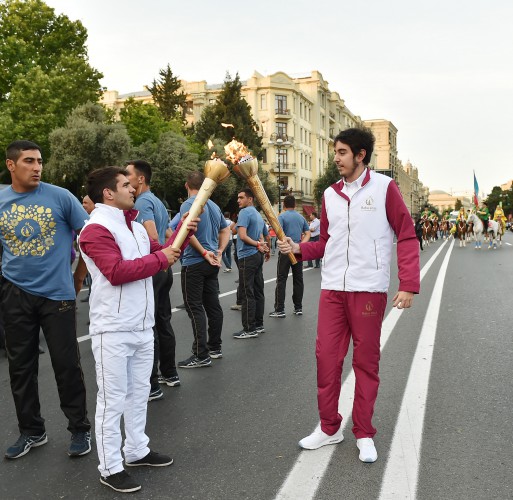 Prezident İlham Əliyev Dənizkənarı Milli Parkdakı “Sadko” limanında Avropa Oyunlarının məşəlini qəbul etdi (FOTO)