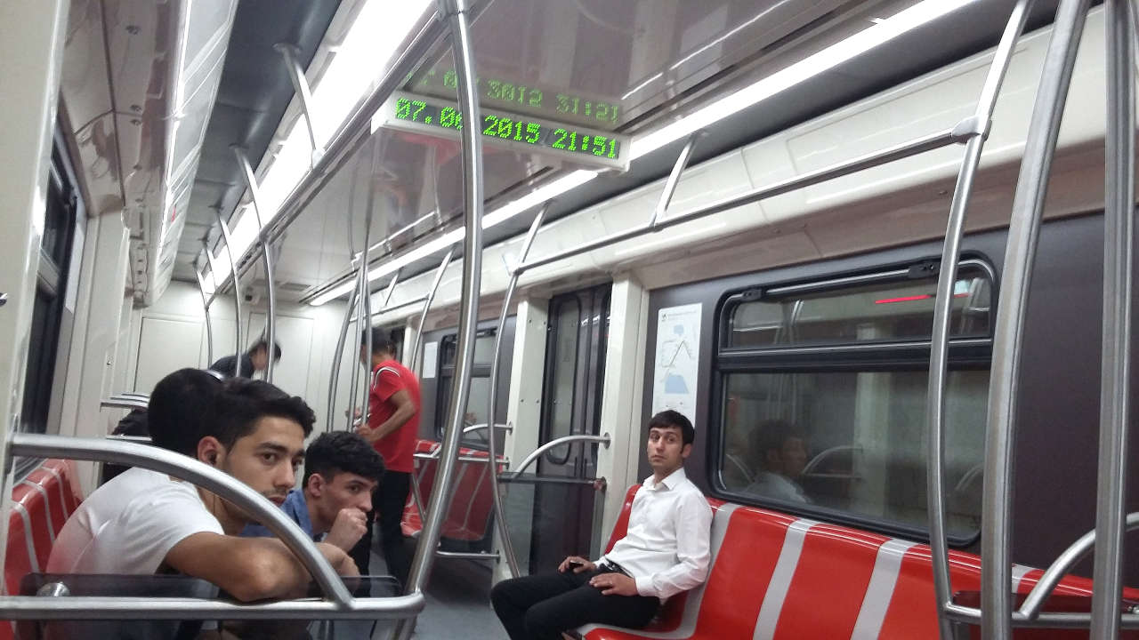 Bakı metrosunda yeni qatarlar xəttə buraxılır (ƏLAVƏ OLUNUB) (FOTO)