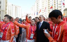 Prezident İlham Əliyev və xanımı Azərbaycanı birinci Avropa Oyunlarında təmsil edəcək idmançılarla görüşüblər (FOTO)
