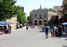 Avropa Oyunlarının məşəlinin İçərişəhər estafeti (FOTO)