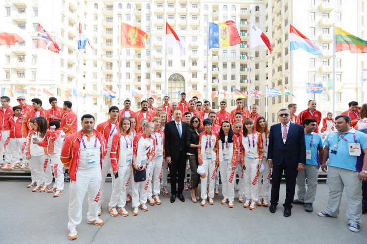 Prezident İlham Əliyev və xanımı Azərbaycanı birinci Avropa Oyunlarında təmsil edəcək idmançılarla görüşüblər (FOTO)