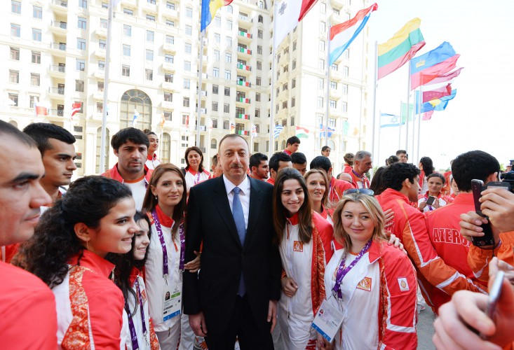 Prezident İlham Əliyev və xanımı Azərbaycanı birinci Avropa Oyunlarında təmsil edəcək idmançılarla görüşüblər (FOTO)