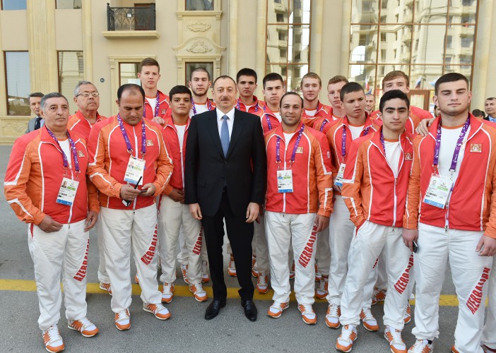 Prezident İlham Əliyev və xanımı Azərbaycanı birinci Avropa Oyunlarında təmsil edəcək idmançılarla görüşüblər (FOTO)